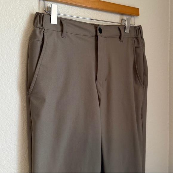 Cuts Men’s AO Slim Fit Breathable & Moisture Wicking Jogger in Canyon, Small - Picture 4 of 13